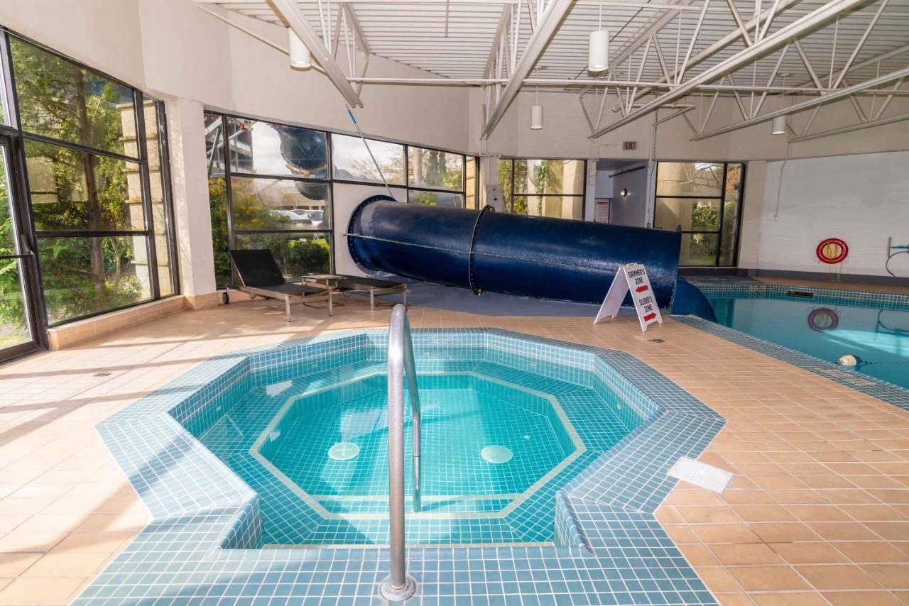 ריצ'מונד Sandman Signature Vancouver Airport Hotel & Resort מראה חיצוני תמונה
