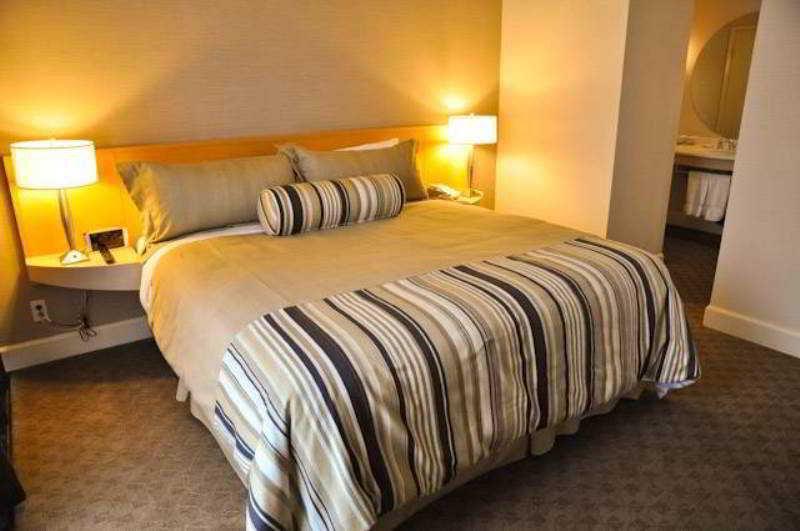 ריצ'מונד Sandman Signature Vancouver Airport Hotel & Resort מראה חיצוני תמונה