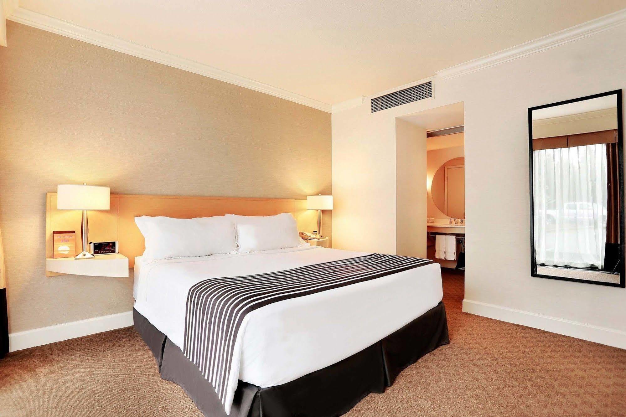 ריצ'מונד Sandman Signature Vancouver Airport Hotel & Resort מראה חיצוני תמונה