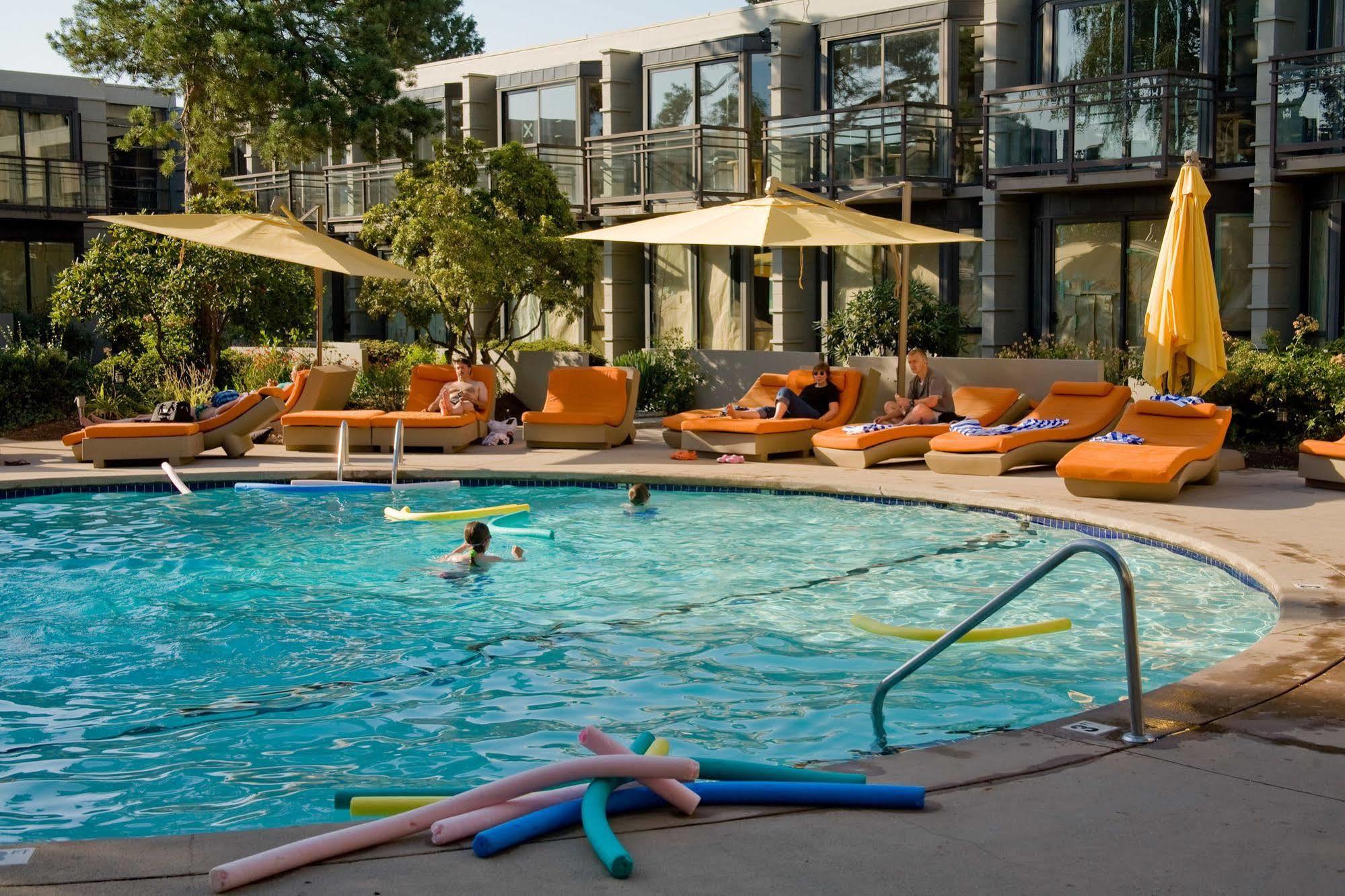 ריצ'מונד Sandman Signature Vancouver Airport Hotel & Resort מראה חיצוני תמונה